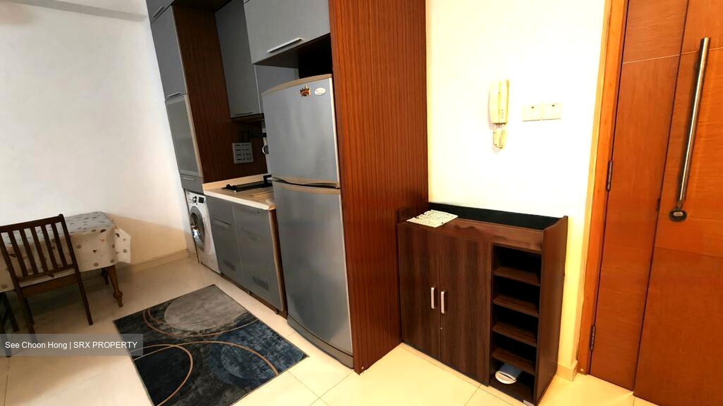 R66 Apartments (D8), Apartment #484113981